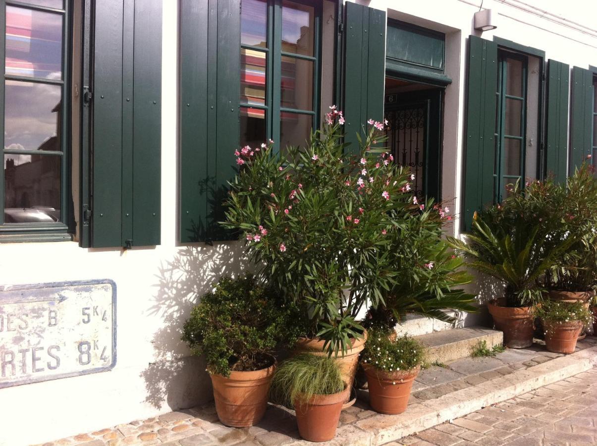 Hôtel Le Sénéchal Ars-en-Ré Exterior foto